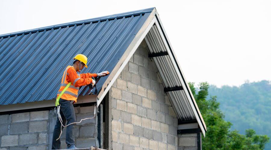 Professional gutter cleaning in Rancho Santa Margarita, CA